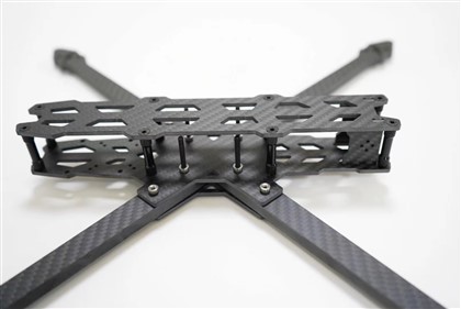 Feisteáin Drone Snáithín Carbóin MX 10 Orlach